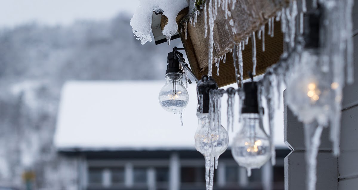 Curb Appeal Ideas for Winter